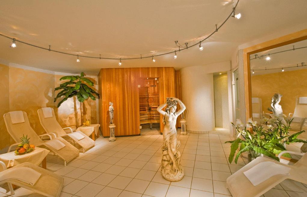 Hotel Koenigin Olga Ellwangen Bagian luar foto